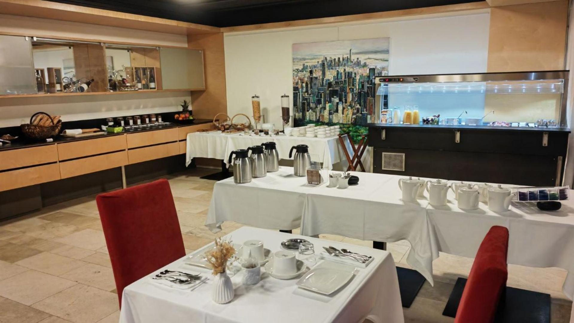 Hotel-Restaurant Le Chateau De Besseuil, Macon Nord - Teritoria Clessé Buitenkant foto