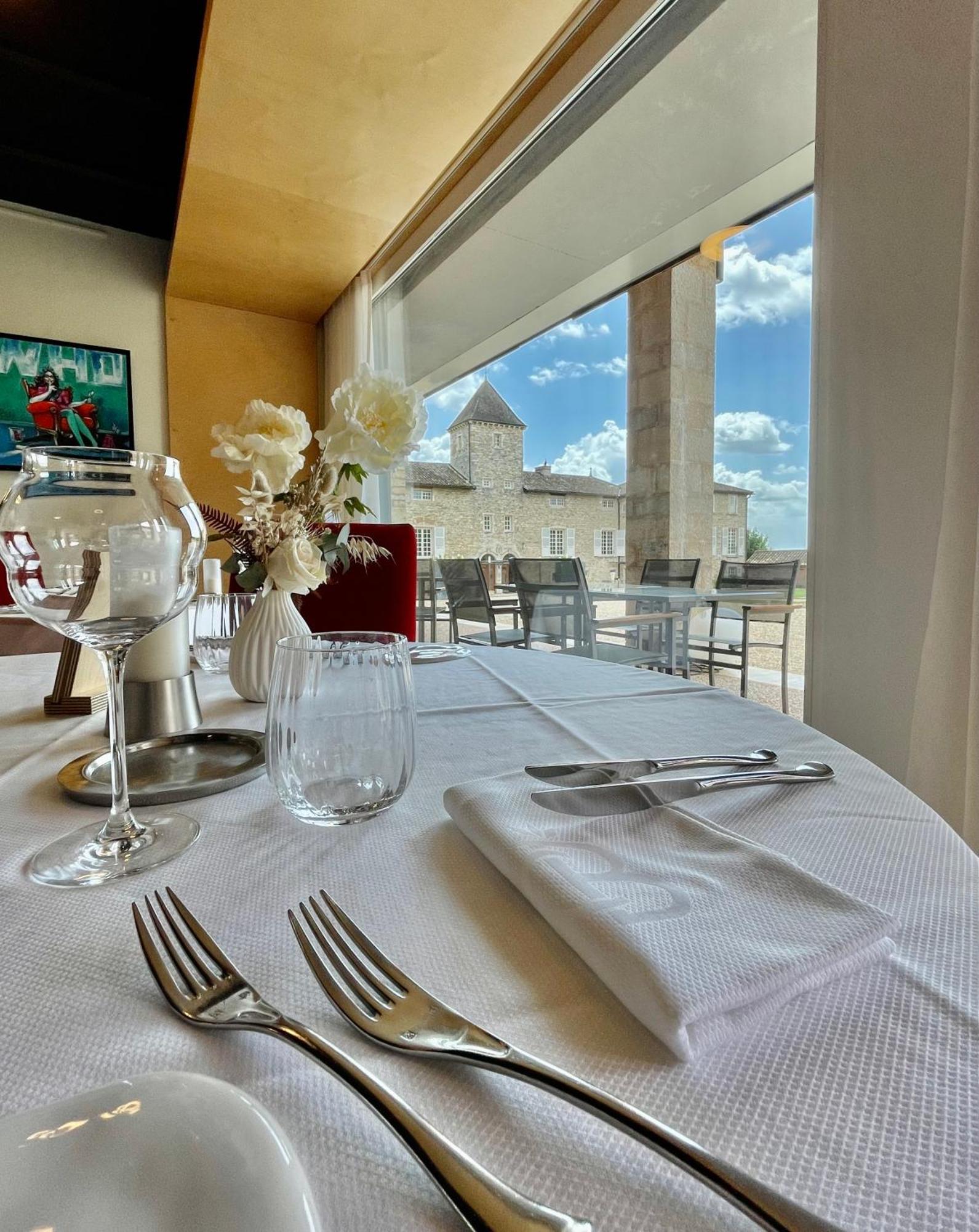 Hotel-Restaurant Le Chateau De Besseuil, Macon Nord - Teritoria Clessé Buitenkant foto